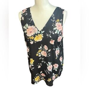 Maurice’s size medium black floral tank